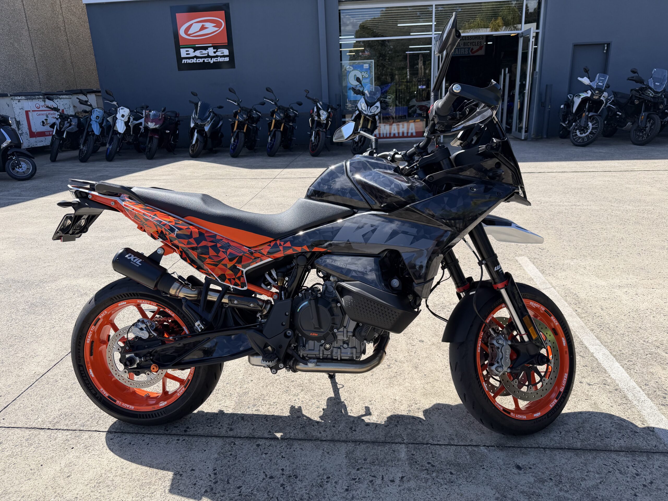 KTM 890 SMT - USED 5 KTM 890 SMT - USED - Image 5