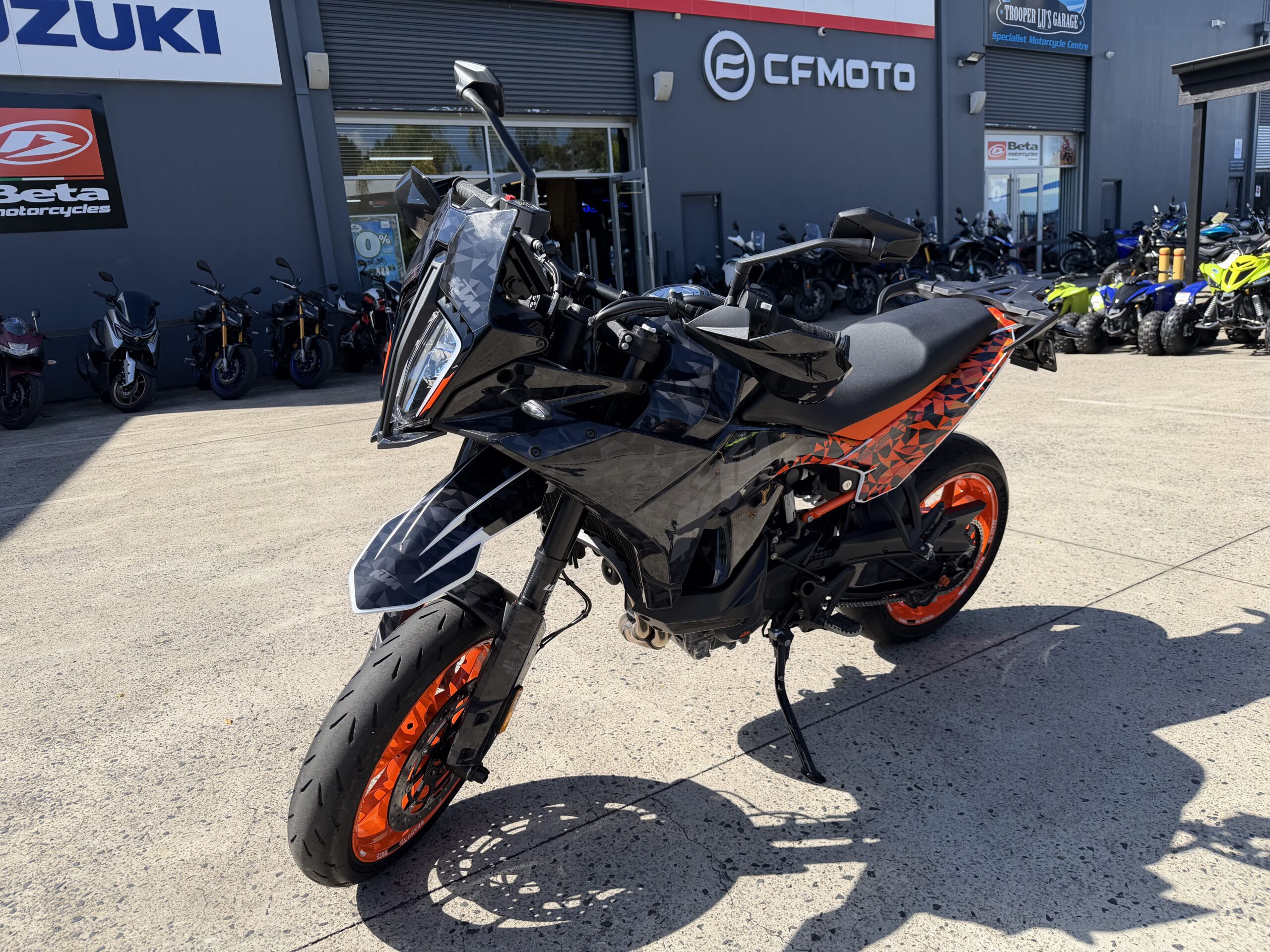 KTM 890 SMT - USED 14 KTM 890 SMT - USED - Image 14