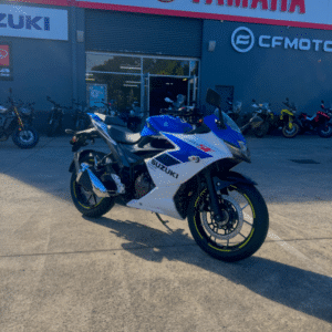 SUZUKI GIXXER 250 SF – DEMO